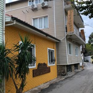 Tarihi kaleiçi müthiş lokasyon 2+1 uygun fiyat
