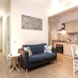 Elegant comfy three-rooms apartment in Eur with parking