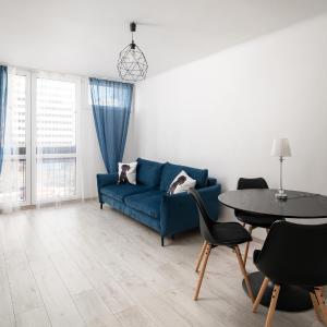 Grzybowska Blue City Centre Apartment by BookingHost