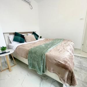 Central 10 Studio