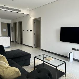 Brand New Stunning Private Room With Bathroom *Huge Balcony