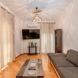 3Bedroom Apartment Near Acropolis by MPS