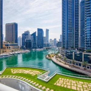 Lavish 2BR with Charming Marina View