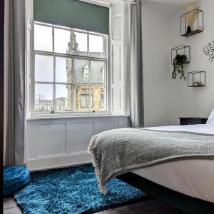 Sterling Stylish 2 bedroom Central Modern Apartment