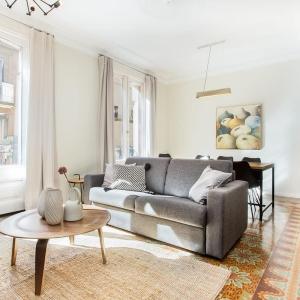 The Collection Barcelona - 4 bedroom apartment with a balcony in Las Ramblas 2 2