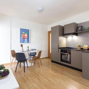 The Collection Barcelona - Sunny 3BD only for Families in Poblenou next to the sea!
