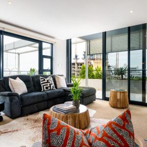 Luxurious Umhlanga Penthouse Beacon Rock 323 with Inverter