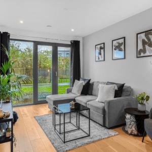 Axium Escape- 2 bed apartment, Birmingham City Centre