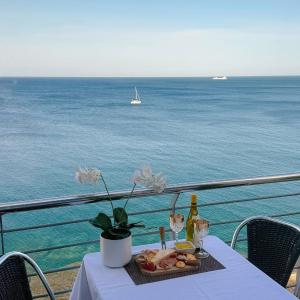 Seaview Tower Apartment