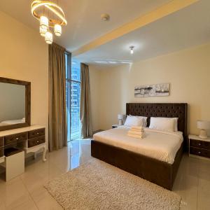 Luxury apartment 3 beds Marina view