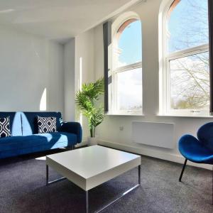 FREE PARKING - Beautiful 2-BR Flat in Manchester