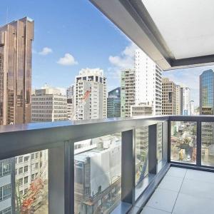 Stylish City Retreat Steps to Harbour & Sky Tower w Free Pool & Gym P110