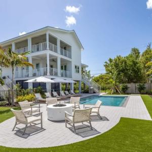 The Crestwood House - Private Heated Pool & Parking