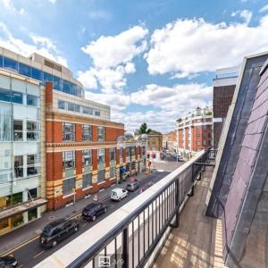 3 bedroom penthouse with balcony