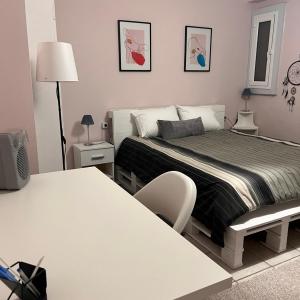 Cozy Apartment in Neos Kosmos