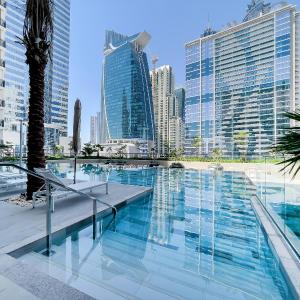 Zada Tower 1BR with amazing Dubai Canal view