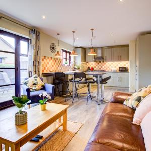 Spacious & Modern 2 Bed sleeps 5 in Walthamstow