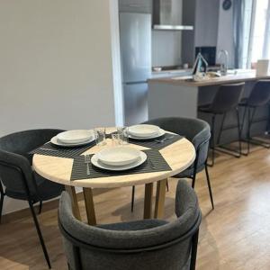 Piso Deluxe con Balcón Cerca del Casco Viejo