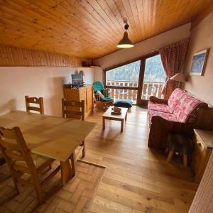 Studio à Châtel, Multi Pass offert, proches commodités - FR-1-693-76