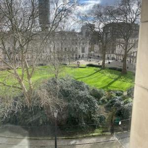 Garden View Flat 1 on Georgian Square in Fitzrovia