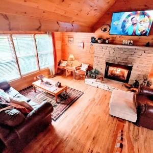 Prime Mountain Cabin - Near Galinburg Downtown