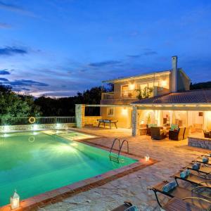 Villa Liontzos by Villa Plus