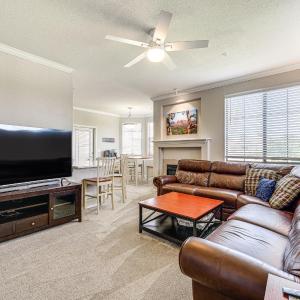 Near Spring Training Mesa Condo with Pool Access!