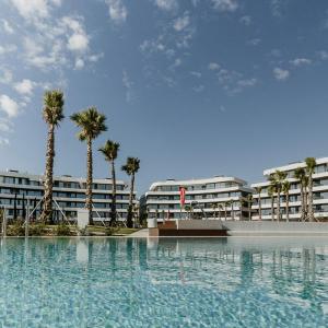 ViVi Homes - Choco Pool, Gym, Terrace & Beach