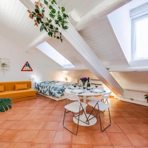 tHE White Jungle - San Babila Attic