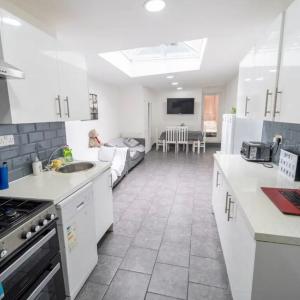 6 Bed House for Contractors/Groups/Guests