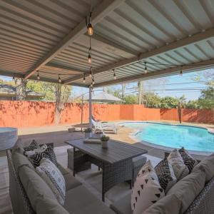Beautiful Modern Home Pool for Groups and Families
