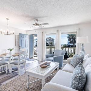 Summerhouse West 102A