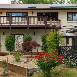 Magic Oak Getaway