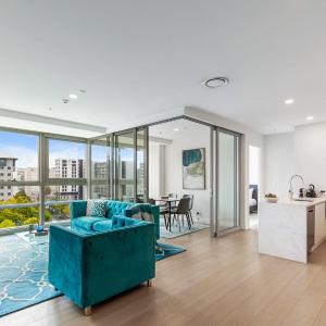 Brand New! Luxe 3BR In Aotea Square I Zodiak Stays
