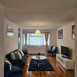 Chic Urban Gem - 3 min from Duddeston Station