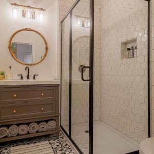 Queen Anne Travelers Apartment