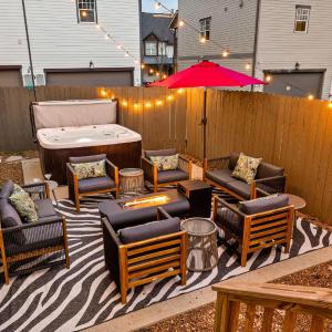 Southern Elegance-Private Hot Tub-Walk to 12 S