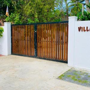 VILLA 81/3
