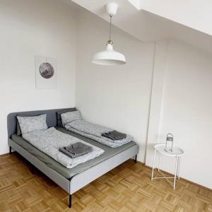 Cozy & New with Balcony View