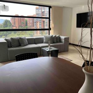 602, Modern apartment in heart of El Poblado + View!