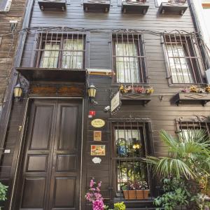 Naz Wooden House Inn