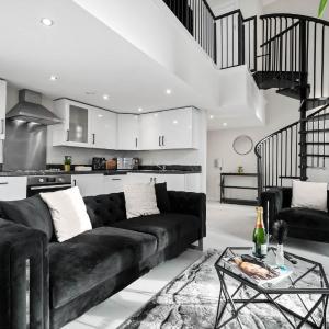 Duplex Penthouse Apartment - Birmingham City Centre - Secure Parking - Terrace - Top Rated - 1401M