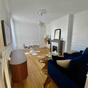 Superbe appartement avec moulures et cheminé