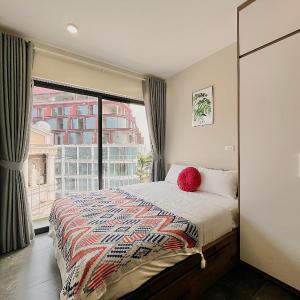 Modern Apartment in Westlake