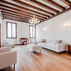GuestHost - Elegant Apartment near Piazza San Marco