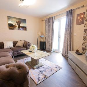 2 Bed Apt - Free Parking - Close to City Centre