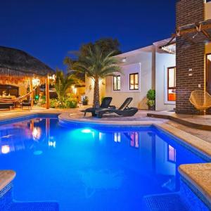 Oceanview rooftop private pool game room & bar