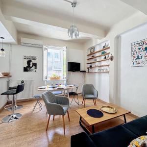 Appartement Cours Julien - Central & Climatisation - Les Frères de la Loc'