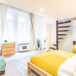 Central - Large - Comfy