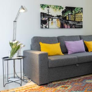 Art Deco Flat in Punavuori, High Ceilings & Lift